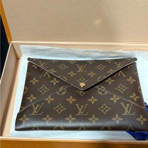 Louis Vuitton Brown Monogram Clutch